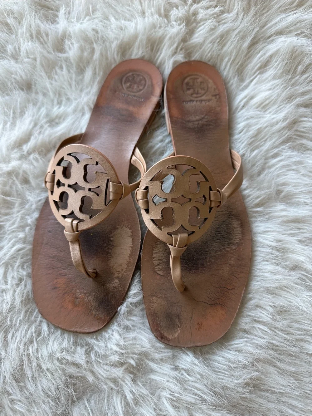 Tory Burch miller Tan Leather Logo Thong Sandals with Cutout Medallion Nude 8.5 - Picture 13 of 14
